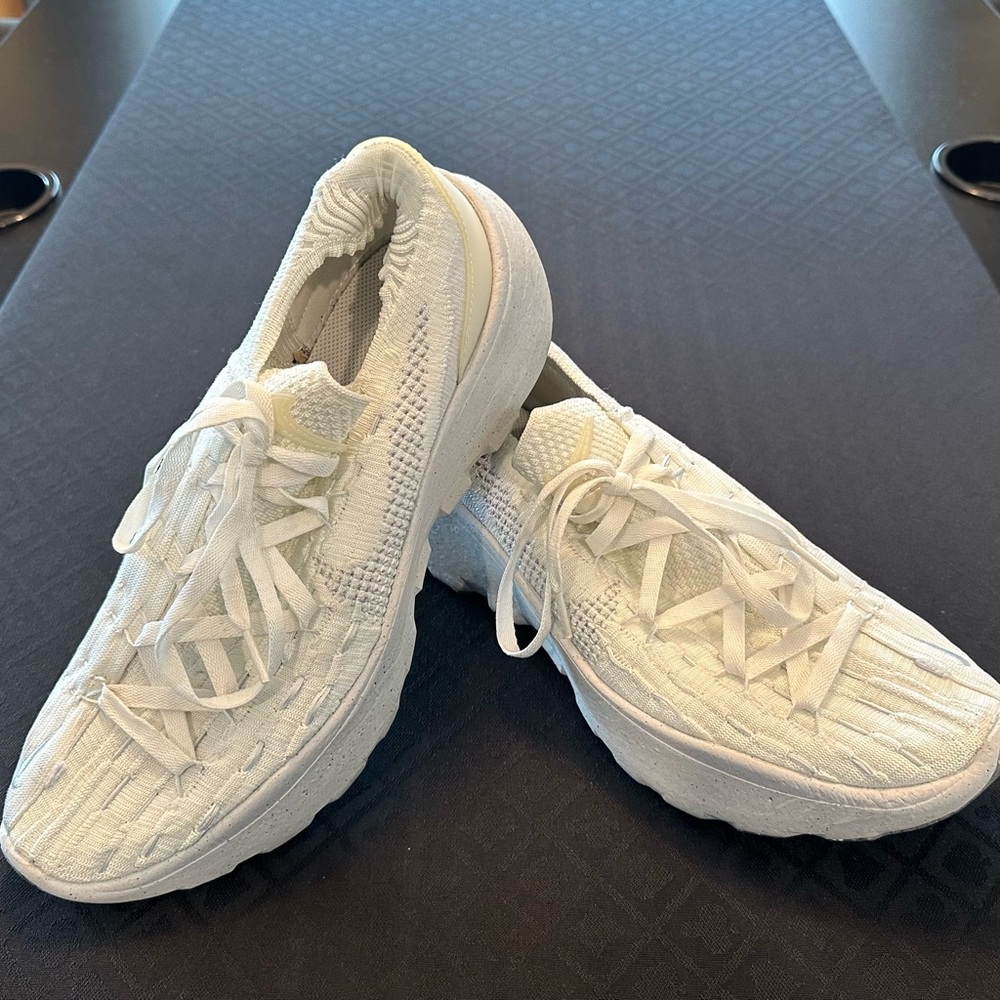 Nike Space Hippie version 04 v2 shoes - White - Women’s 12 - Men’s 10.5